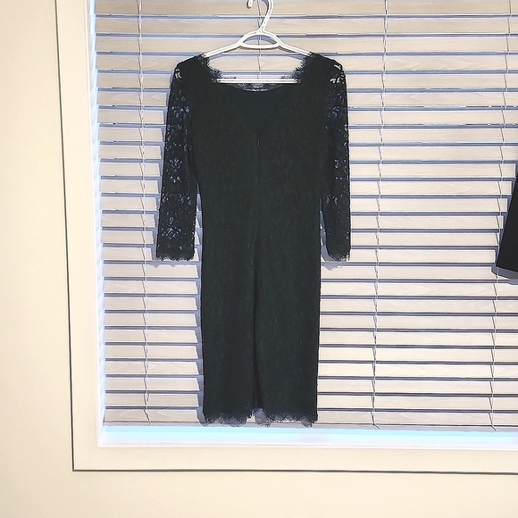 Babaton size 2 forest green dress - Picture 2 of 3